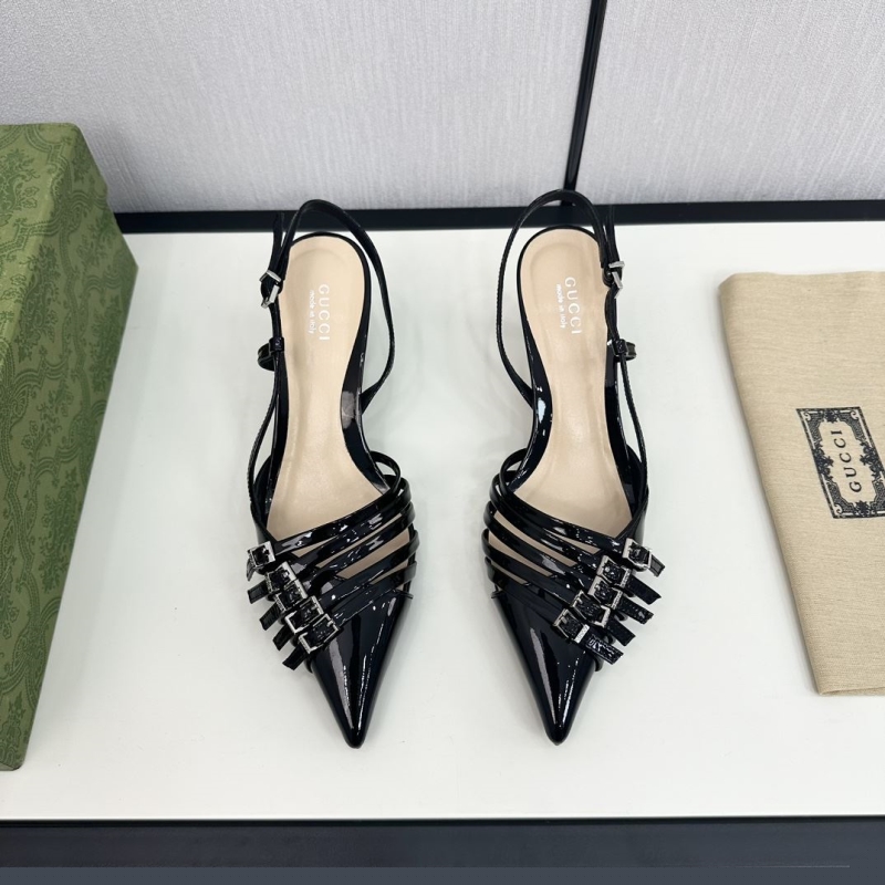 G*u*i sandals